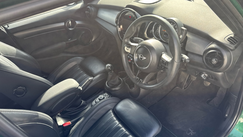 MINI Hatchback 1.5 Cooper Exclusive 5dr Petrol Hatchback